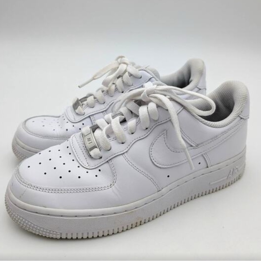 Nike Air Force 1 '07 Low Top Sneakers Shoes Women's Triple White Size US7 EU38